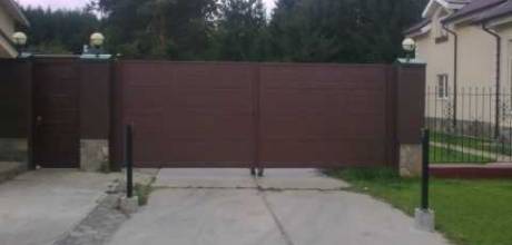 Изготовление и установка въездных ворот и калитки фирмы Hoermann в кп. Палникс