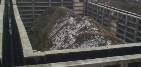 Строительство административного здания в гольф клубе.