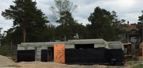 Строительство и гидроизоляция фундамента дома