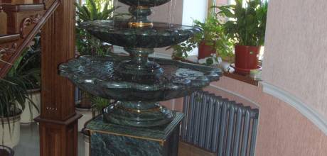 Изготовление и установка фонтана из натурального камня